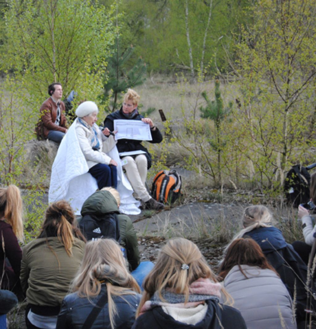 Zeitzeugengespräch mit der Ravensbrück-Überlebenden Selma van de Perre in der Gedenkstätte Ravensbrück (© MGR)